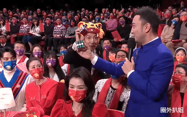 孙涛|2022年春晚亮点足,沈腾马丽小品笑中带泪,张小斐大衣成全场焦点