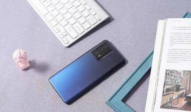 iqoo|性价比拿捏了！iQOOZ6新增12+512G大存储，售价2599元