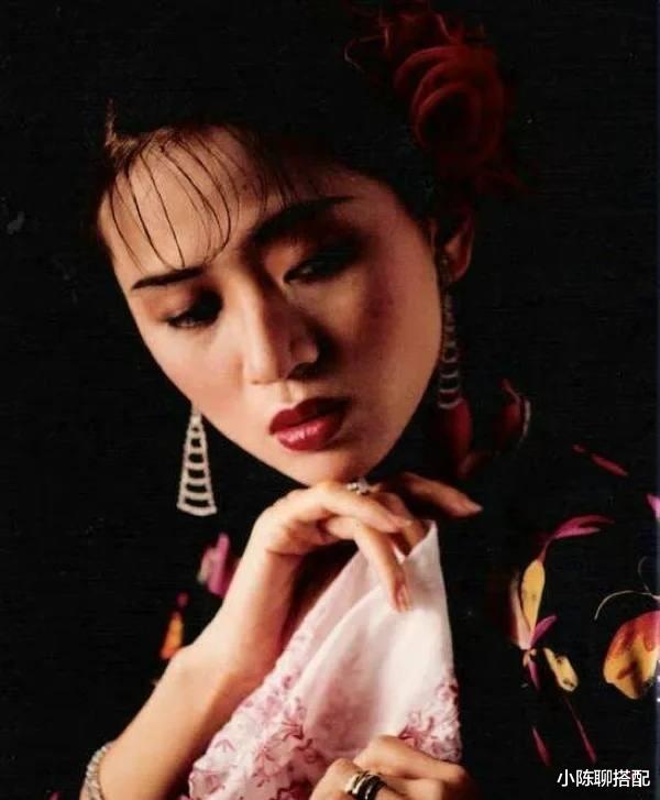 袁泉|从张曼玉到袁泉，8位“旗袍绝色”女星，演绎最经典的东方美