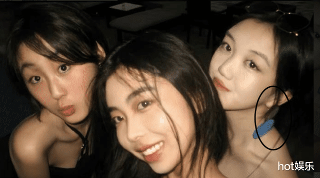 李嫣|李嫣瑞士生活太丰富,同学全是美女,戴王菲同款耳环大秀锁骨