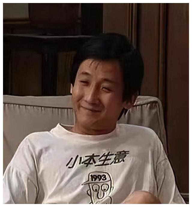 赵露思|63岁戏骨梁天曝近况,头发稀疏双眼无神显疲惫,与关凌同框惹回忆