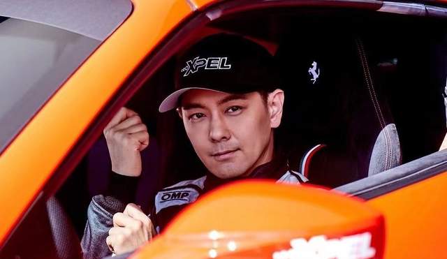 林志颖|林志颖除夕送祝福晒正面照,网友称鼻子嘴巴变样,车祸后更显年轻