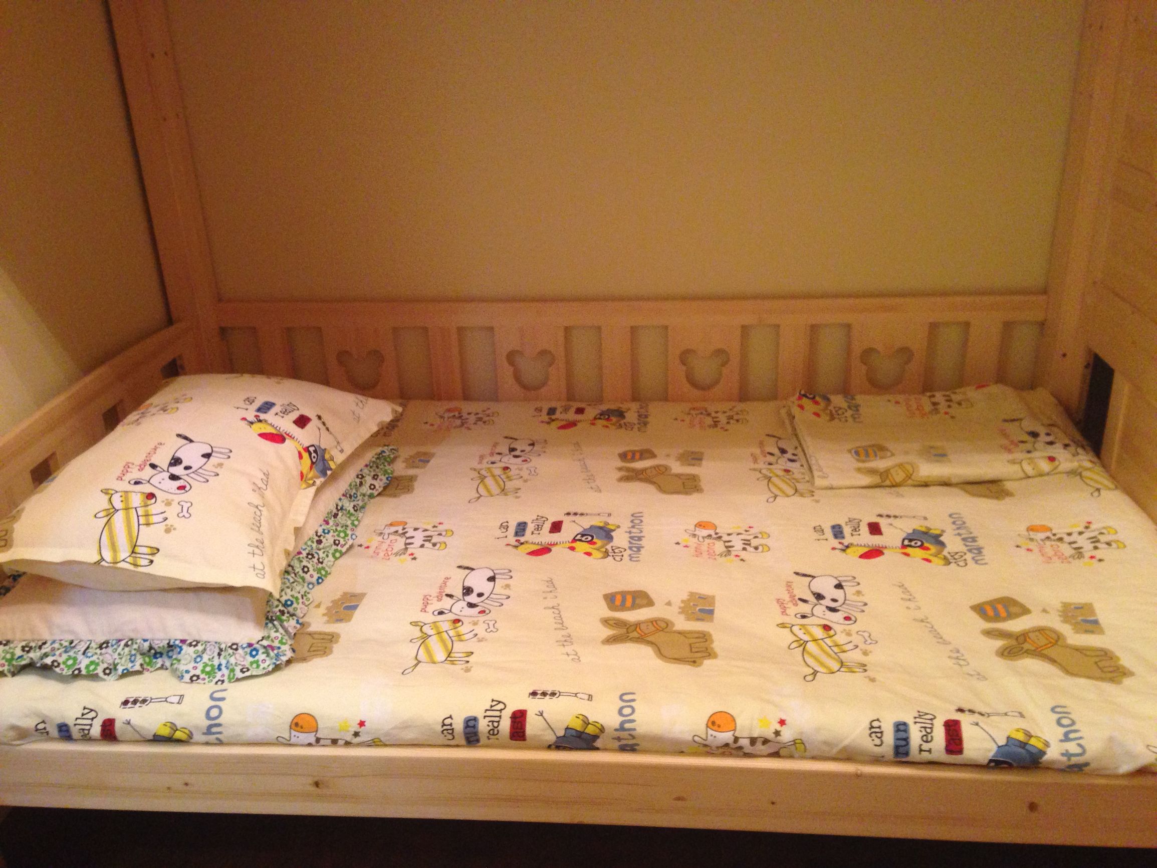 亲戚新家高端大气上档次,尤其是阳台安装的防盗窗,简直完美!