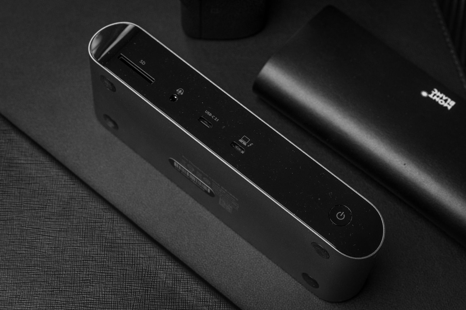 |一年换了5个拓展坞,最后我选了它!贝尔金雷电4专业拓展基座体验