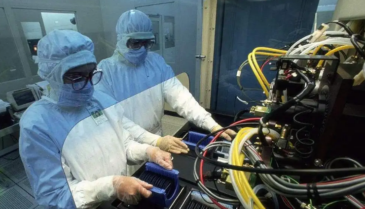 MacBook Air|慌了?美芯片方案正式出炉,超3000亿元补贴