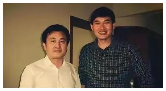 朱单伟|陈亚男前夫朱单伟听力骤然下降，就医后发现问题缘于不良生活习惯