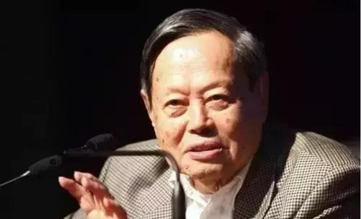 著名物理学家杨振宁,到底是一个什么样的人?