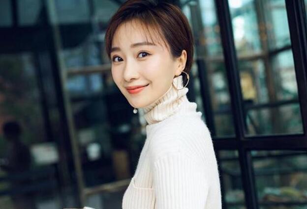 肖涵|肖涵眼睛怎么了官宣要退演艺圈（肖涵个人资料简介）