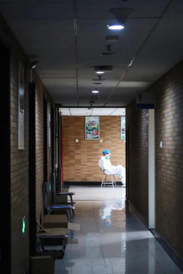 “亚洲一号公主楼”:被按下“暂停键”后