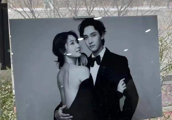 新蝙蝠侠|朴信惠婚礼内场全曝光，新娘感动落泪说不出话，夫妻拥吻掀起高潮