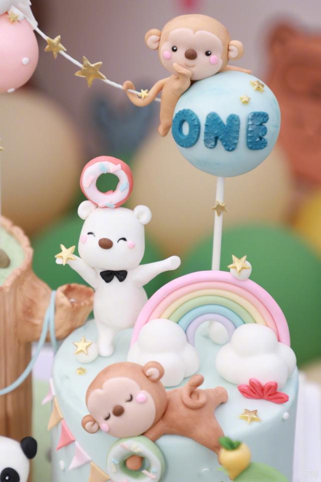 刘亦菲|杨怡晒全家福，庆儿子满一岁，弟弟像爸姐姐像妈，一家四口好幸福