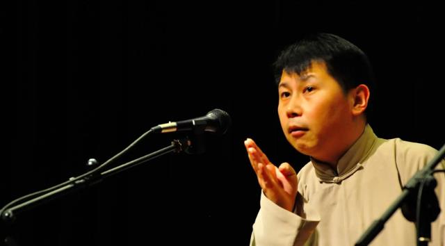 相声|何沄伟相声巡演首站遇冷,票价打折仍卖不动,真要逼到送鸡蛋吗?