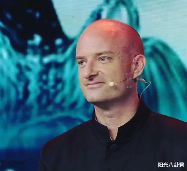 柯南|五位在华发展的美国男星,说各地方言娶中国妻子,父母以他们为荣