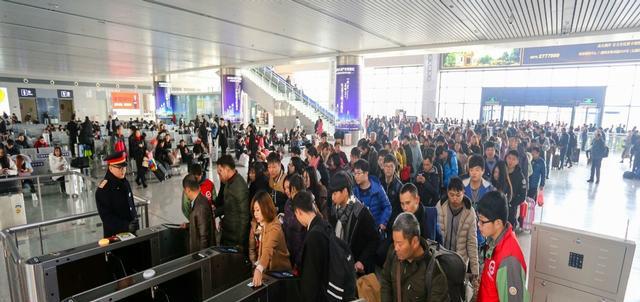 招聘|“铁路局”招聘开始啦!三类学生如果符合条件,有可能被优先录取