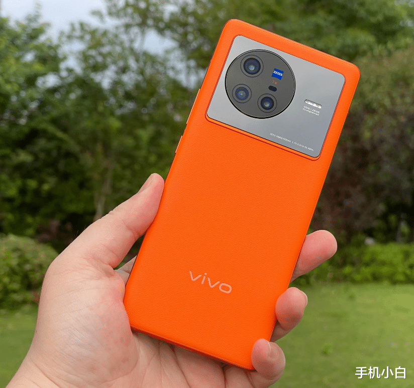 摩托罗拉|2022买手机眼光要放长远,选这3款轻松再用3~5年,包括高中低三档