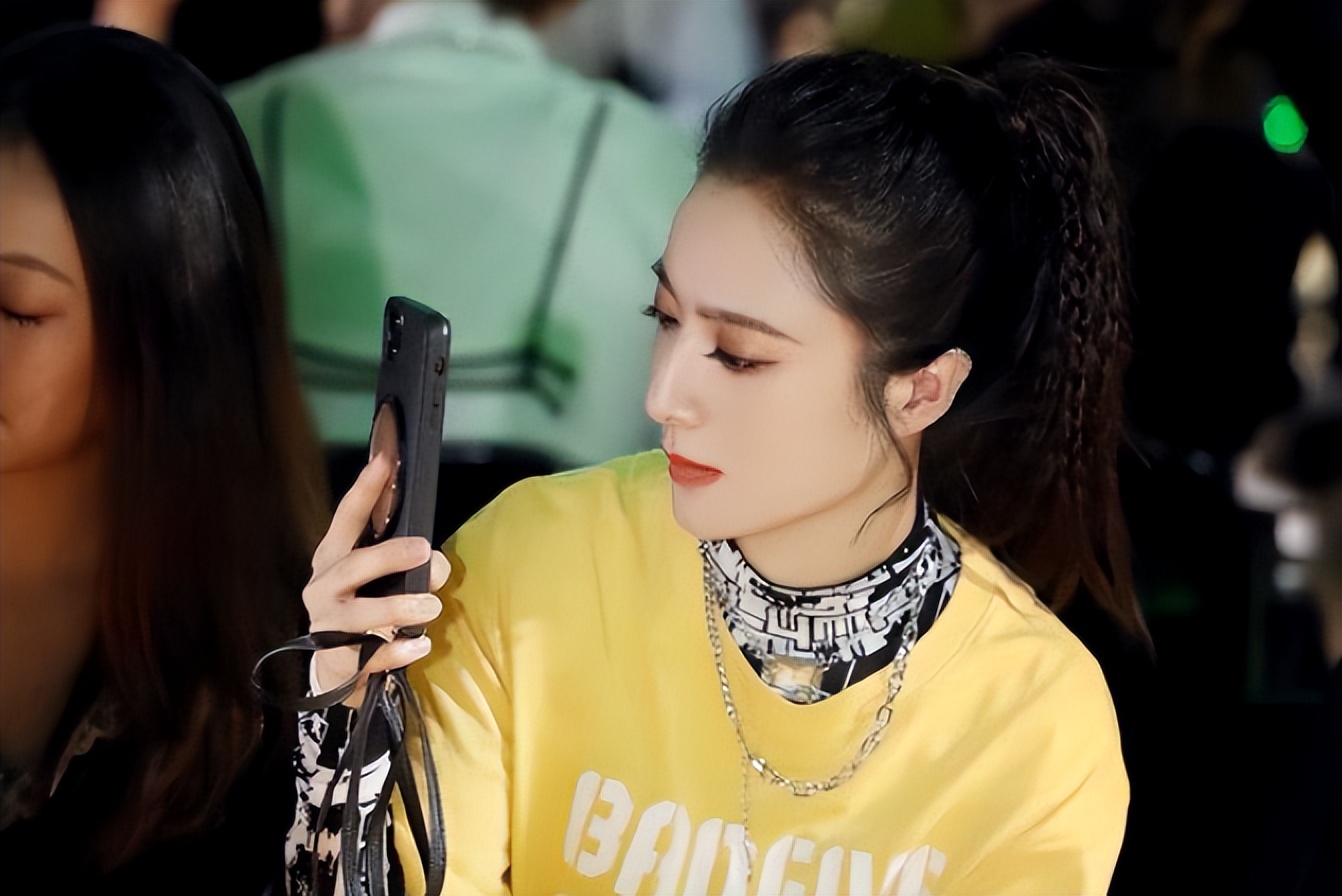 薇娅|“带货女王”薇娅:从服装导购到偷税13亿,37岁的她是怎样落幕的