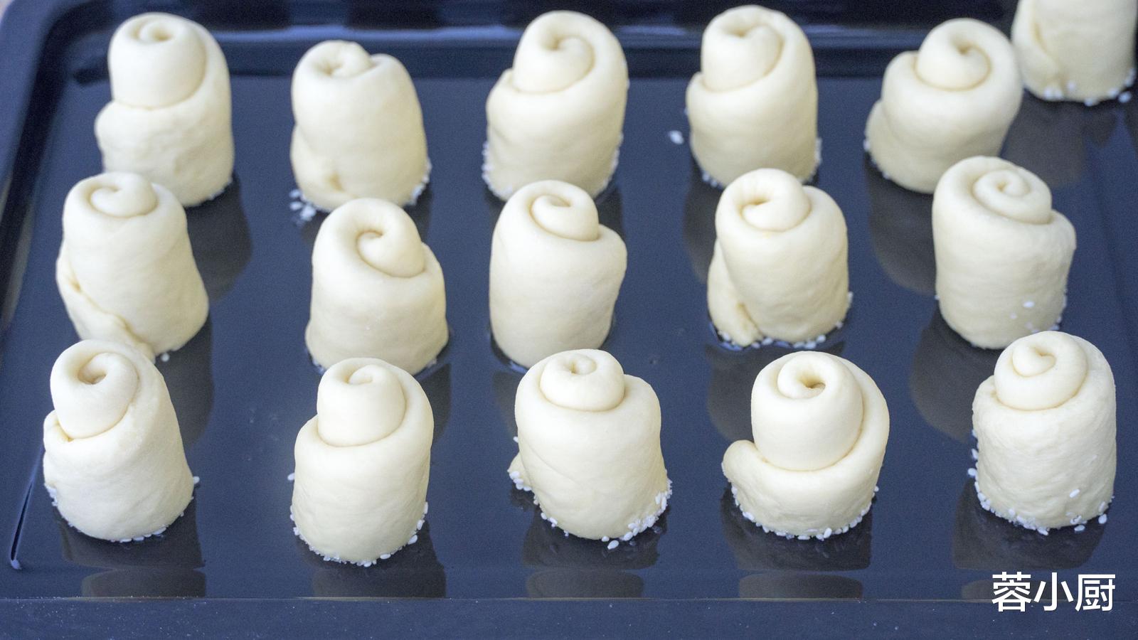 立秋润燥,饮食上可“减辛增酸”,多吃“3黄2白1红”,润肺养胃