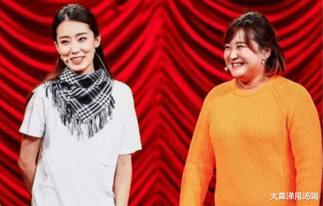 张小斐|35岁张小斐晒杂志硬照，眉眼冷淡红唇惑人，气质优雅高级感十足