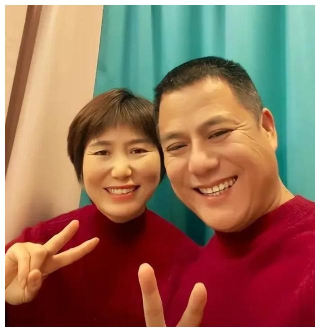 “小杨哥”爸爸自爆不雅视频后遭疯传，“小杨妈”恐崩溃