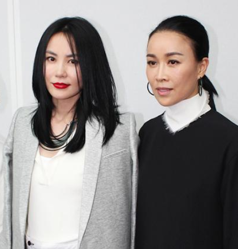 赵露思|明明长了一张相似的脸,一个帅一个“土”,颜值差距太大了