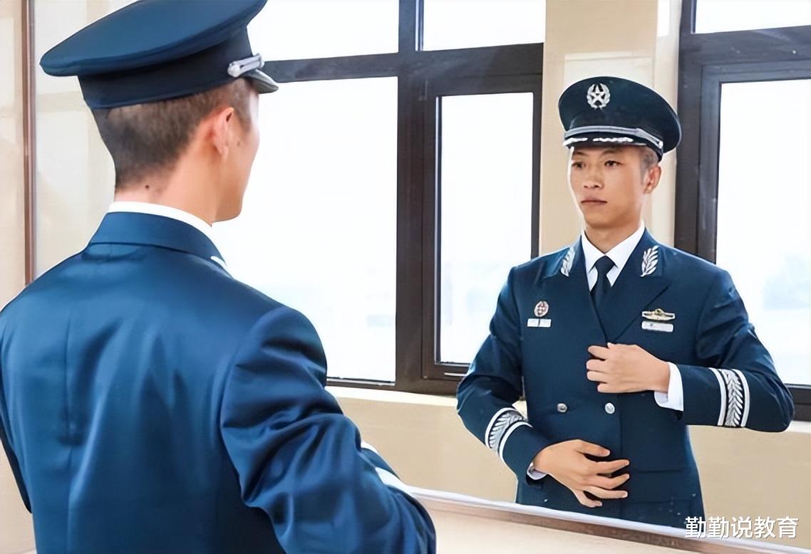 产品设计|军队文职面向社会招聘！年薪10万还有编制，关键“制服”还挺好看