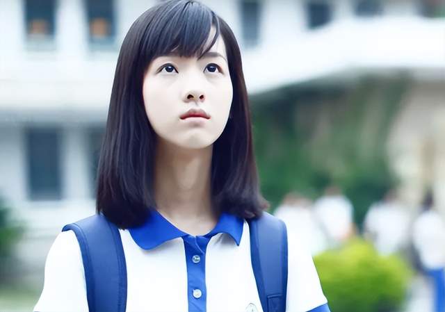 陈都灵|凭借证件照走红，出道即女主，28岁首演民国剧，网友：熬夜追平