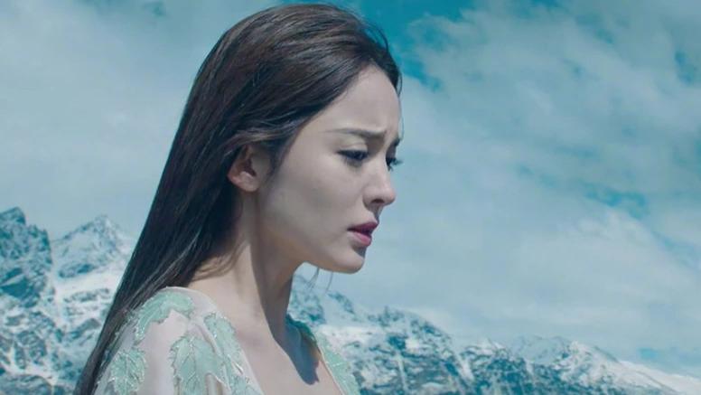 古力娜扎|梅开三度！古力娜扎一身红衣cos攻城掠地貂蝉，这就是董卓的快乐？