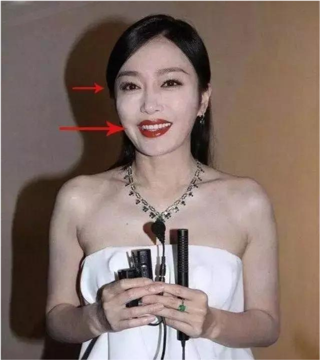 霍思燕 活在“美颜”里的你,底妆是否真的干净?其实关掉美颜后,妆容“尴尬”到影响颜值