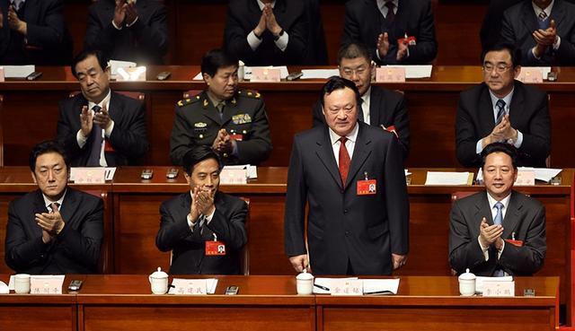 金道铭|貌美姐妹花为了权力,委身担任大老虎情妇,三人大肆敛财结局凄凉