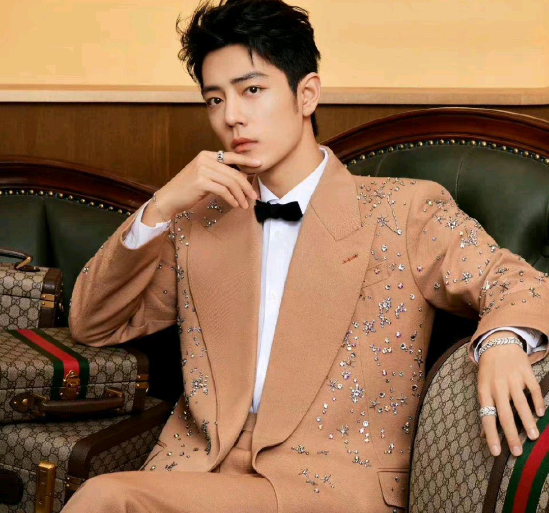 肖战|“随队记者”发肖战拍戏视频!重庆官媒更新肖战九宫格,以示感谢