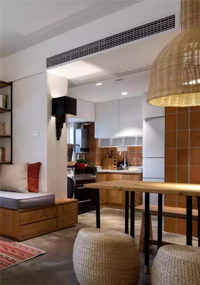 俩夫妻花3万装修38㎡一室一厅,水泥铺地面,自己做家具!