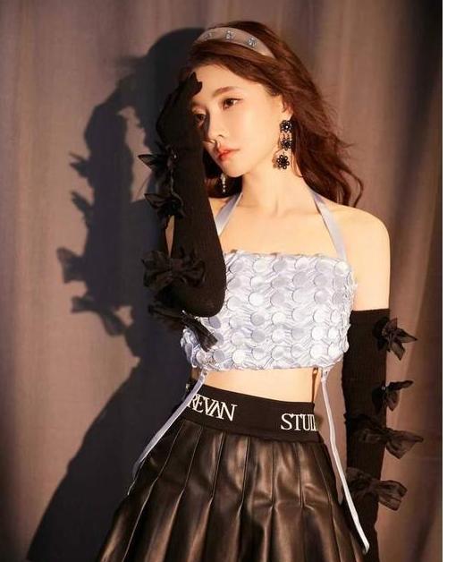 冯提莫|冯提莫再登春晚！凭借着自己的努力，成为了一名年轻的实力派歌手