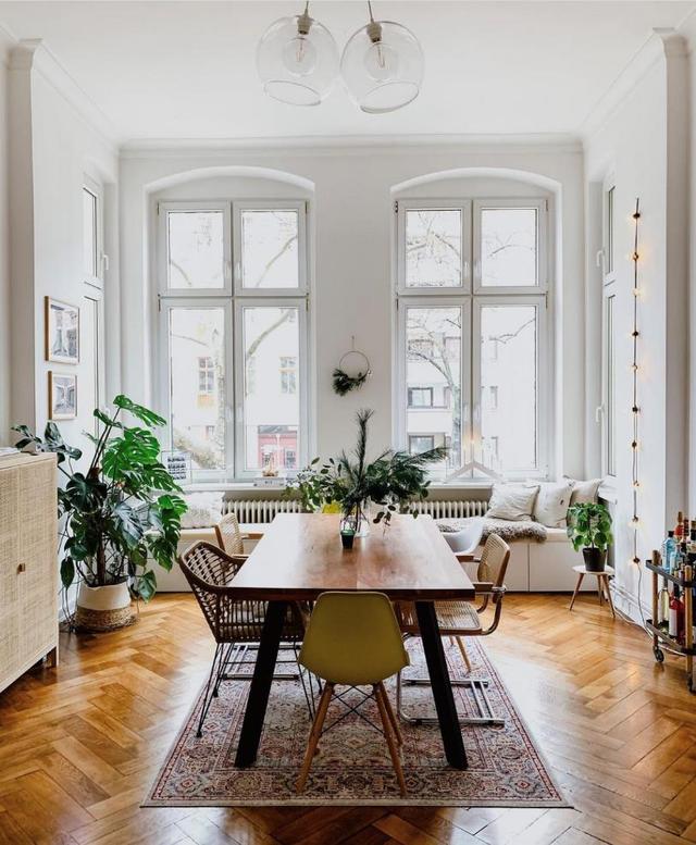 柏林女主晒出自己的家，简洁复古井井有条，不豪华但却温馨治愈