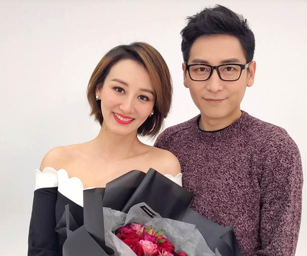 参观李好现实的豪宅,家里设计旋转楼梯,装修很有想法