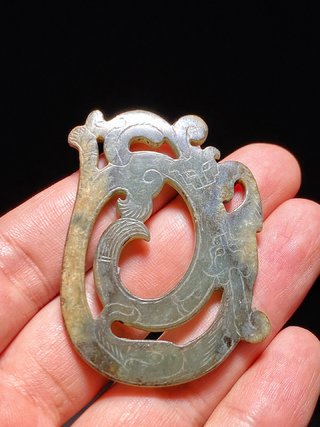 翡翠|汉 和田玉青玉 游丝毛雕 螭龙纹 玉珮 挂件
