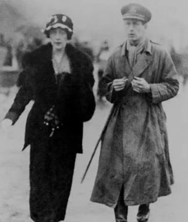 拉法埃尔·马克斯|老公出轨，她再嫁小14岁鲜肉，事业巅峰身价上十亿……这才是大女主