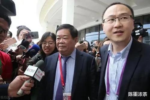 华为|9000亿华为被刁难,211亿福耀没人敢惹,佛商曹德旺的底气在哪?