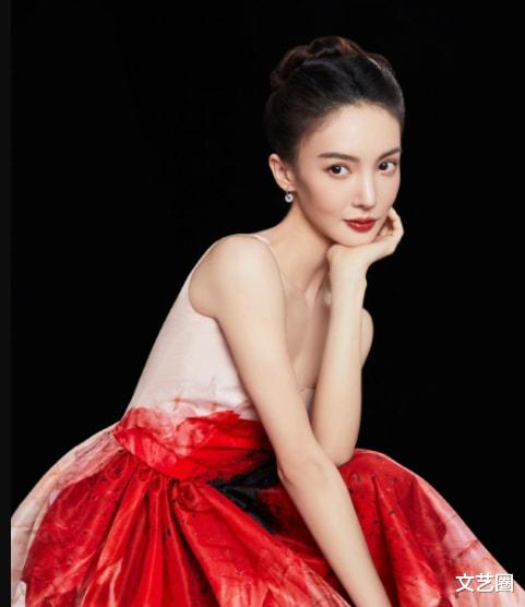 金晨 女明星减肥有多狠？金晨曾在饭前用冰棍缩胃，涂辣椒膏裹保鲜膜运动