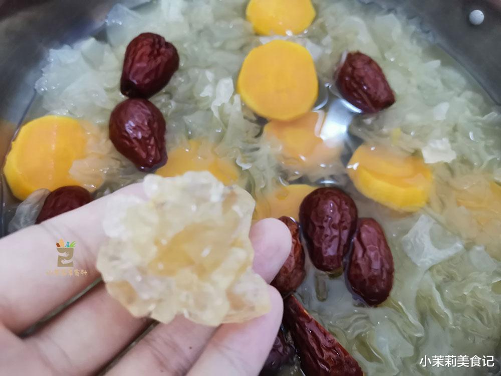 银耳|肺脏最爱的5种食物，建议每天吃点，生津润燥敛肺气，秋冬多受益