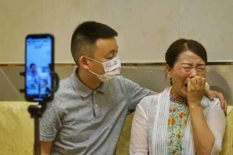 28年前,他一出生就被换人生;如今写遗书道,忘不了妈妈的奶香
