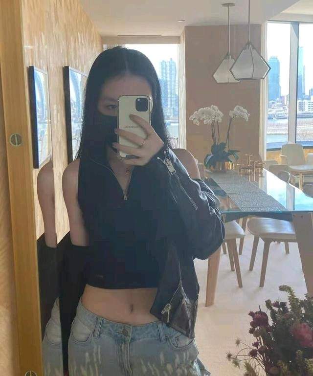 哈文|哈文晒出女儿健身照,20岁法图麦身材火辣,与妈妈相依为命定居国外