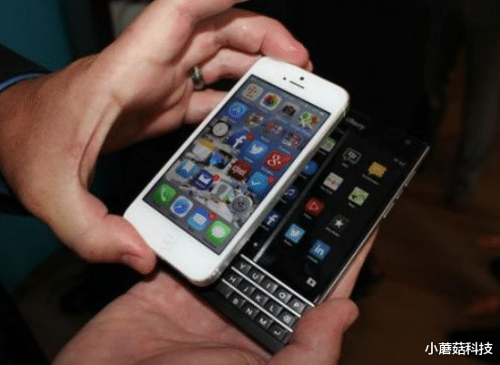 黑莓手机|2022年首个倒下：全球第3大系统终止服务，部分专利卖给了华为！