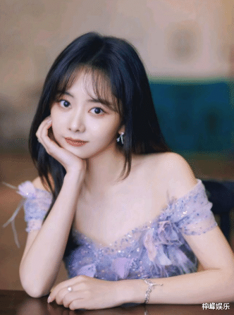 辣妹|赵丽颖在意自己新剧数据，蔡卓妍晒与郑伊健合影，汤唯成韩国影后