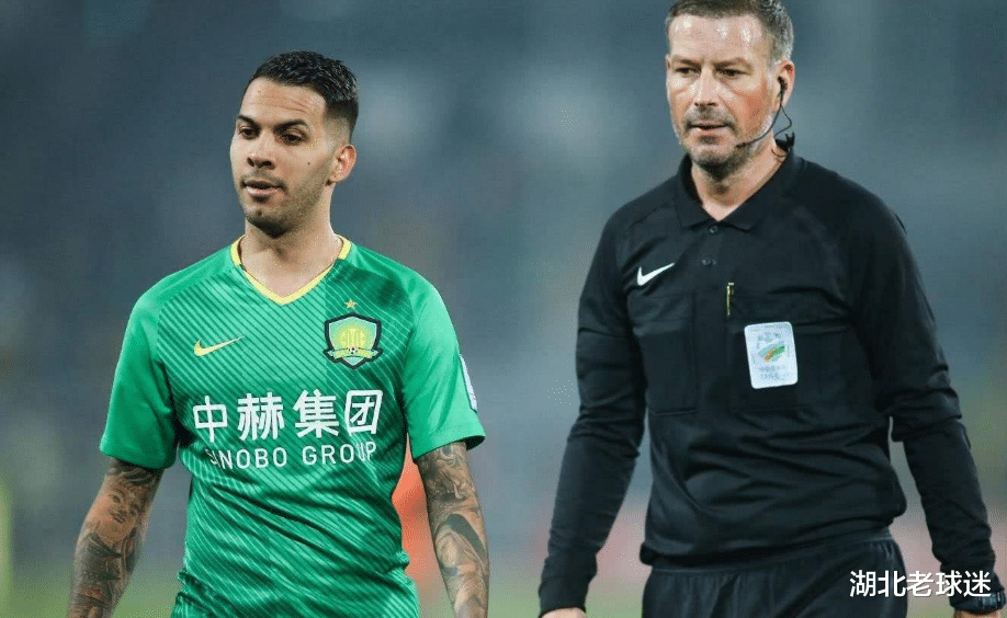 阿爾梅里亞|武漢隊選對了！前外援近3個月未登場，疑似屁股又疼了起來