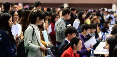 衬衫|为何越来越多女性不愿结婚？从男女下班状态来看，着实是扎心了