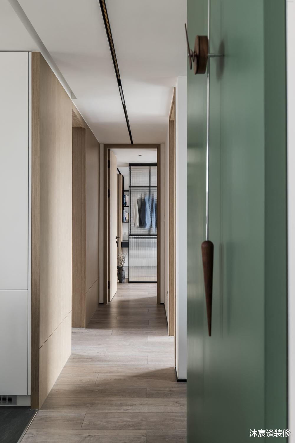 上海夫妇的新房，多功能客厅很实用，室内简洁治愈，还有大量收纳