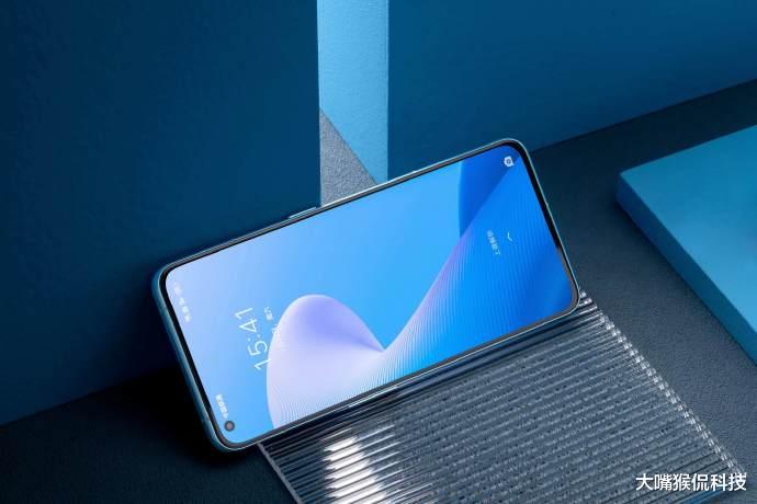 三星Galaxy|骁龙8gen1降价，2k直屏+5000万双主摄，价格新低可以入手吗？