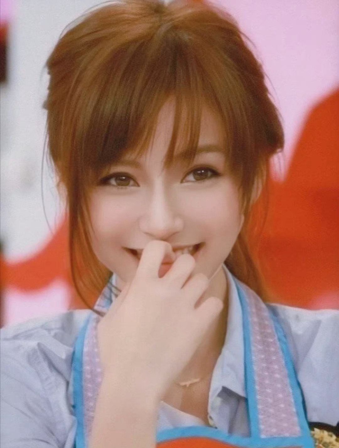 Angelababy|Angelababy美少女养成记，童年时期好似萝莉，精致得像个瓷娃娃