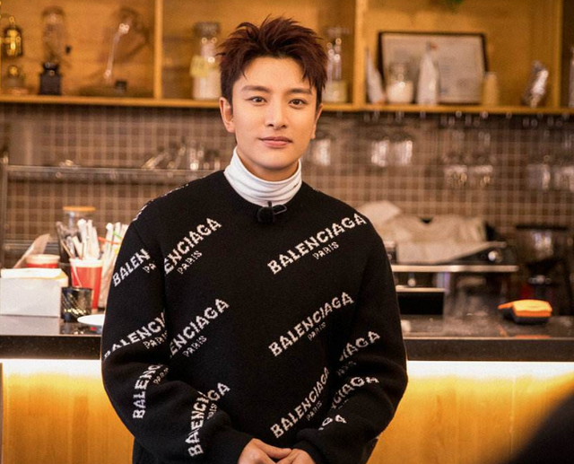 贾乃亮|贾乃亮曝光某连锁快餐店，被索赔2亿后道歉，网友：亮哥说得对