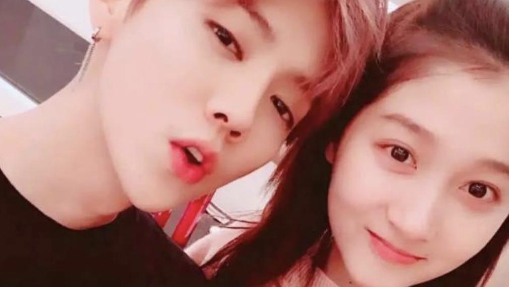 鹿晗|没分手！关晓彤鹿晗一起逛日本海鲜市场，鹿晗发型抢眼，穿搭好迷